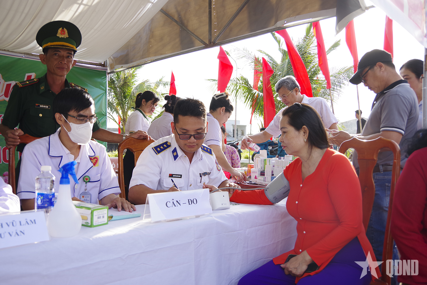 Hải đoàn 42 sôi nổi các hoạt động tri ân Tết Nguyên đán Bính Ngọ năm 2026